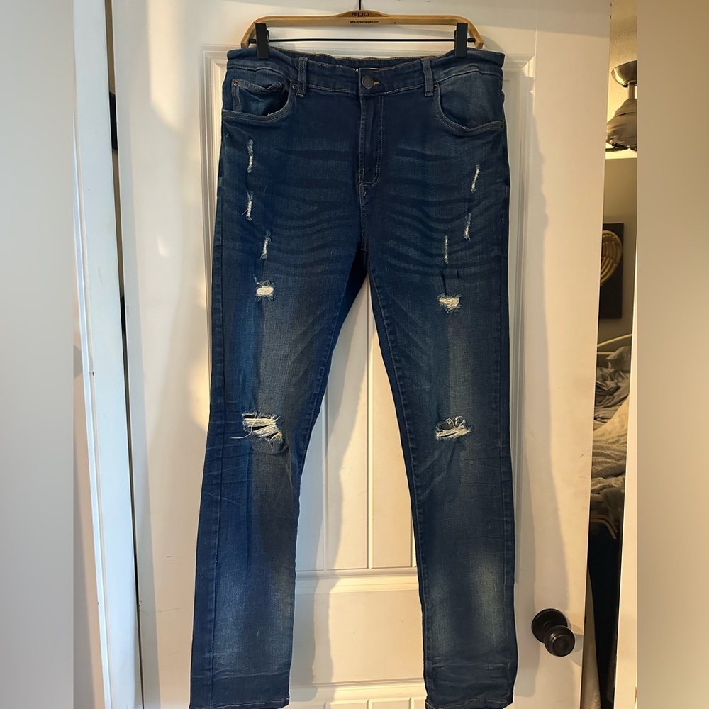 UH Denim distressed skinny jeans size 36/34